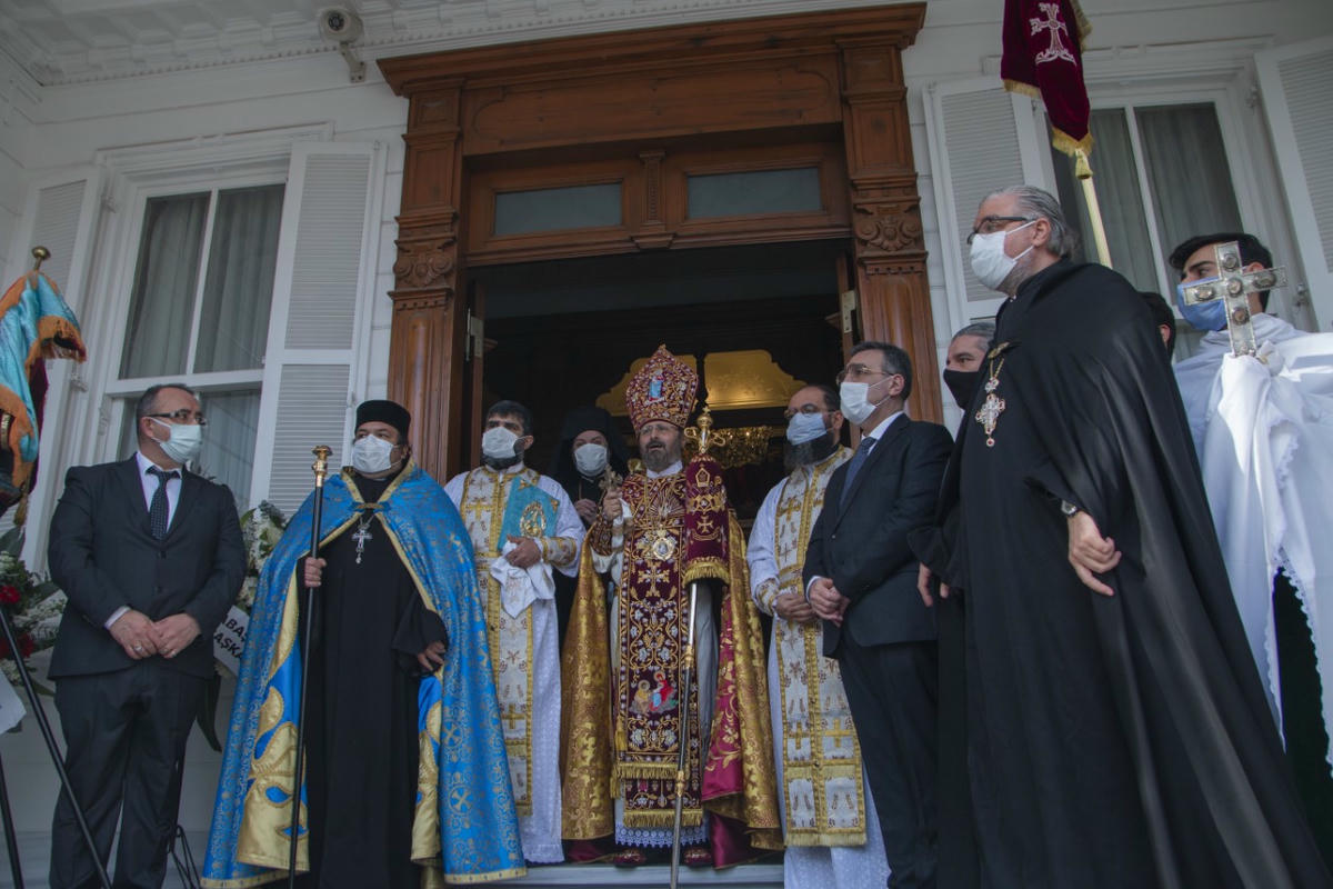 Սուրբ Ծննդեան տաղաւարը կանխամիջոցներու մէջ